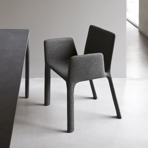 Chaise contemporaine - JOKO - Kristalia - d'intérieur / en tissu / en cuir