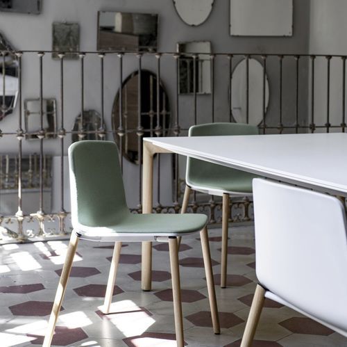 Chaise contemporaine - Rama - Kristalia - d'intérieur / en tissu / en contreplaqué