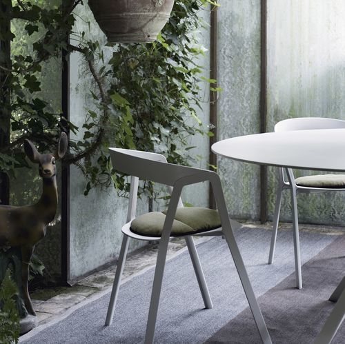 Chaise contemporaine - COMPAS - Kristalia - d'intérieur / d'extérieur / en tissu