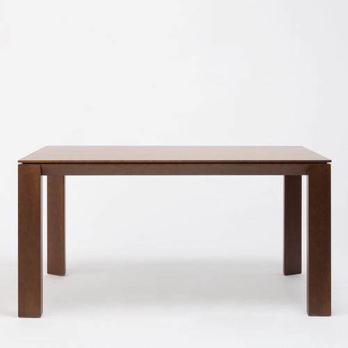 Table contemporaine - IRU - Ondarreta - en chêne / en hêtre / avec piètement en chêne