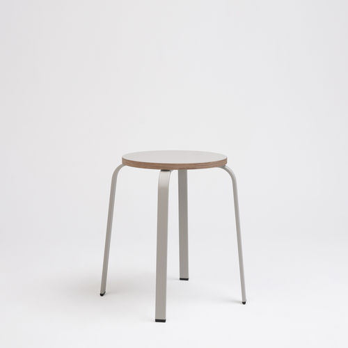 Tabouret contemporain - CHICO - Ondarreta - en hêtre / en placage de bois / avec piètement en acier