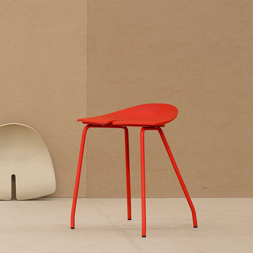 Tabouret contemporain - ANT - Ondarreta - en polypropylène / avec piètement en acier / noir