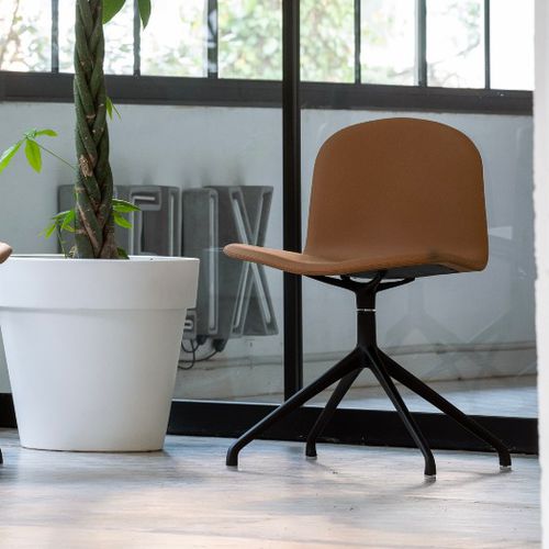 Chaise contemporaine - BOB XL - Ondarreta - d'intérieur / en tissu / en cuir