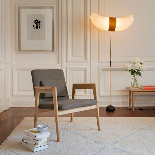 Fauteuil visiteur contemporain - DANESA - Mobles 114 editions - en tissu / en bois / à coussins