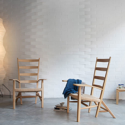 Fauteuil contemporain - CATALANA 1942 - Mobles 114 editions - en tissu / en bois / en chêne