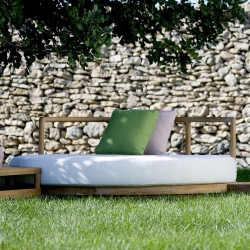 Bain de soleil contemporain - PEVERO - Unopiù - en tissu acrylique / en teck / de piscine