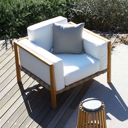 Fauteuil contemporain - PEVERO - Unopiù - en tissu acrylique / en teck / avec coussin amovible