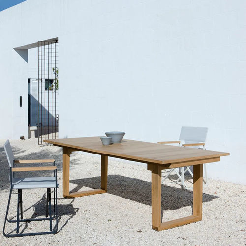 Table contemporaine - Cosette - Unopiù - en teck / avec piètement en teck / rectangulaire