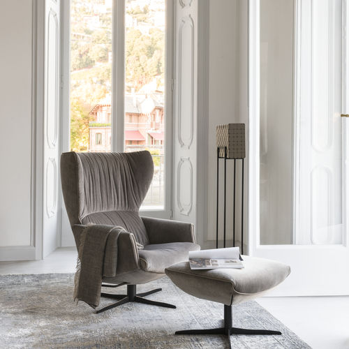 Fauteuil contemporain - RAPSODY - JORI - en tissu / en cuir / en hêtre