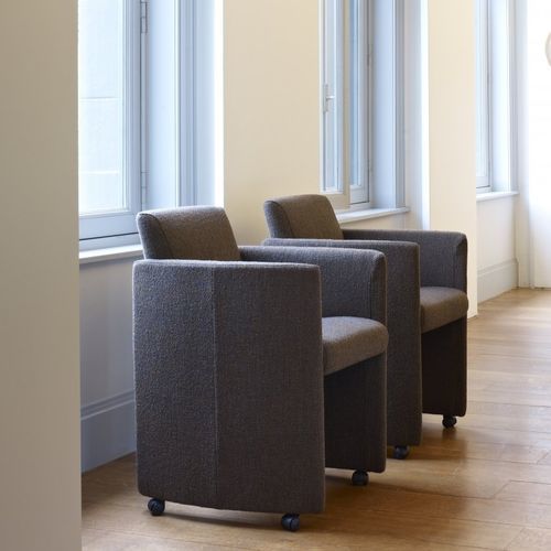 Fauteuil contemporain - ETERNITY - JORI - en tissu / en cuir / en hêtre