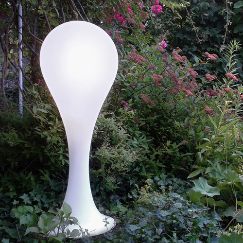 Borne d'éclairage de jardin - LIQUID LIGHT: DROP_4 - next - contemporaine / en polypropylène / à LED