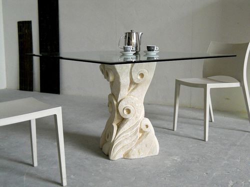Table à manger contemporaine - Apollo - stonebreakers - en cristal / avec piètement en pierre / carrée