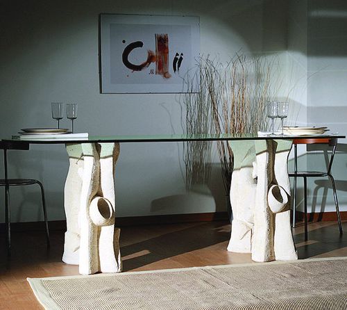 Table à manger contemporaine - Magellano - stonebreakers - en cristal / avec piètement en pierre / ovale