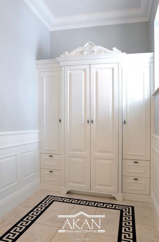 Armoire classique - AKAN-handmade furniture - en bois laqué / à portes battantes / à tiroir