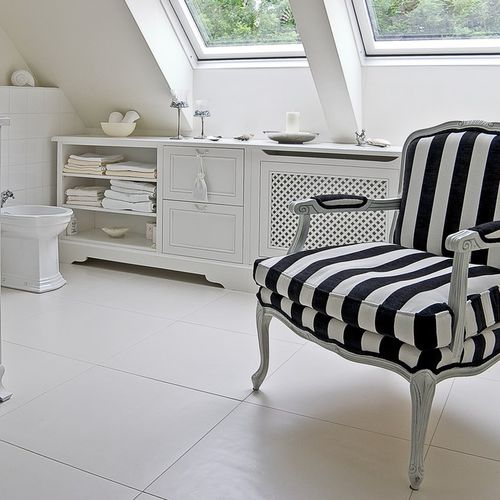 Meuble de salle de bain classique - AKAN-handmade furniture - en bois laqué / avec tiroir