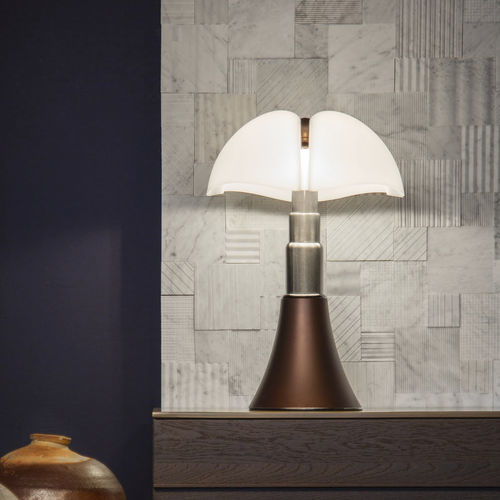 Lampe de table - PIPISTRELLO  - Martinelli Luce Spa - en aluminium peint / en méthacrylate / contemporaine
