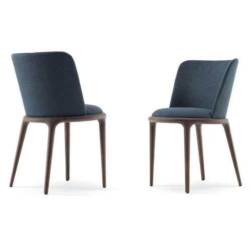 Chaise contemporaine - JOAN - BERTO - d'intérieur / en tissu / avec piètement en frêne