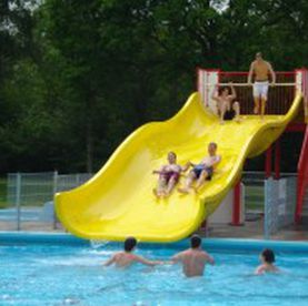 Toboggan aquatique tournant - VARIOPOOL B.V. - droit / pour parc aquatique / pour piscine publique