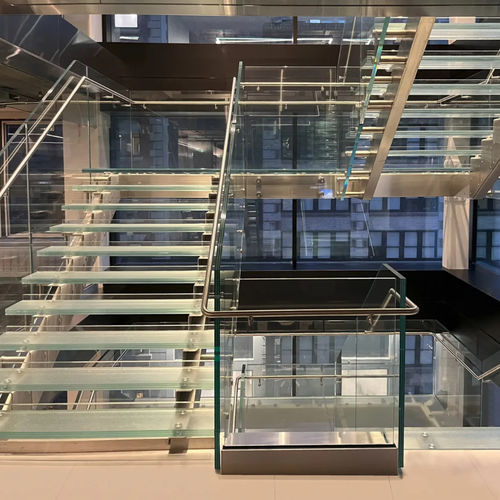 Escalier demi-tournant - ALMA - Marretti - à marches en verre / structure en acier inoxydable / professionnel