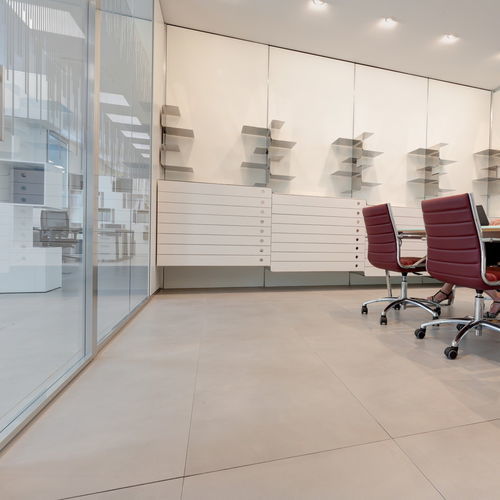 Dalle de plancher technique en grès cérame - Nesite - à haute résistance / d'intérieur / pour bureau