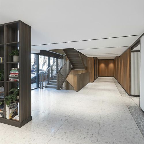 Dalle de plancher technique en marbre - Terrazzo - Nesite - antidérapante / d'intérieur / pour établissement public