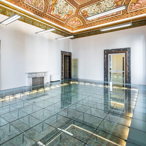 Dalle de plancher technique en verre - Nesite - antidérapante / d'intérieur / pour exposition