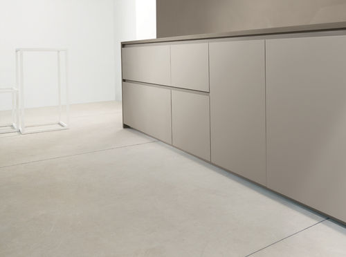 Cuisine contemporaine - 045 - MK CUCINE - en pierre / sans poignée / laquée