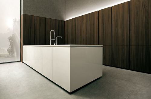 Cuisine contemporaine - 04 - MK CUCINE - en bois / en Corian® / avec îlot