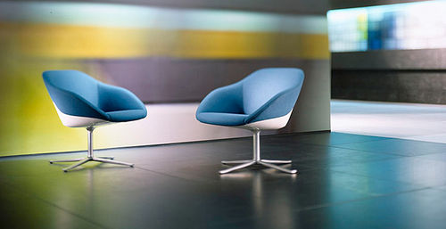 Fauteuil contemporain - TURTLE LOUNGE - Walter Knoll - en cuir / en tissu / piètement étoile