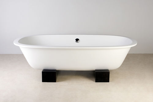 Baignoire ovale - ZENITH - Dado Creations Pty (LTD) - sur pieds / en composite quartz / blanche