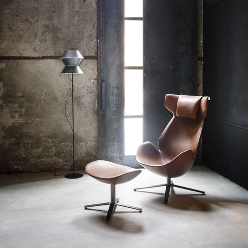 Fauteuil contemporain - SHELTER - Tacchini - en cuir / en tissu / avec repose-pieds