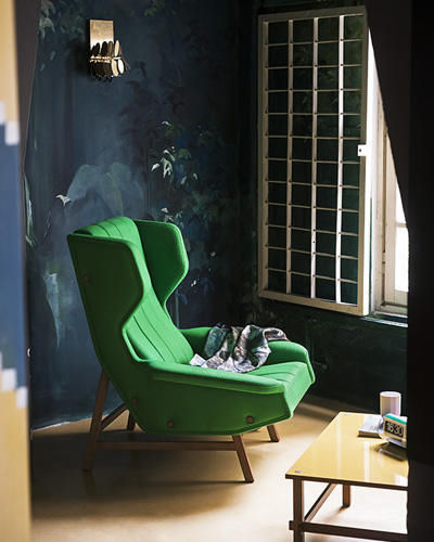 Fauteuil contemporain - GIULIA - Tacchini - en cuir / en bois / à oreilles