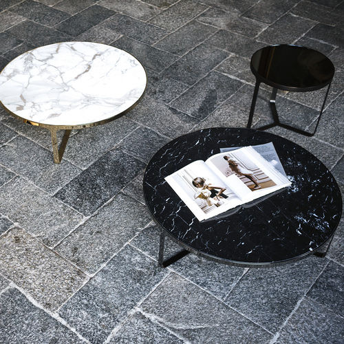 Table basse contemporaine - CAGE - Tacchini - en marbre / avec piètement en métal / ronde