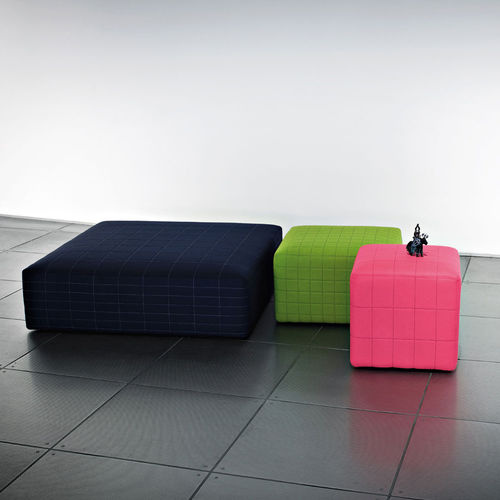 Pouf contemporain - QUARTIER - Tacchini - en tissu / carré / bleu
