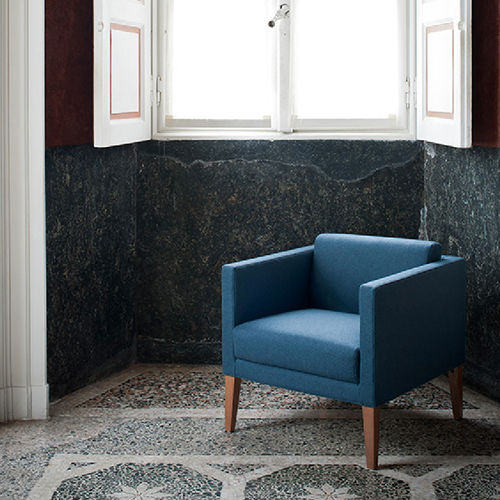 Fauteuil contemporain - COMPACT - Tacchini - en tissu / en bois / bleu
