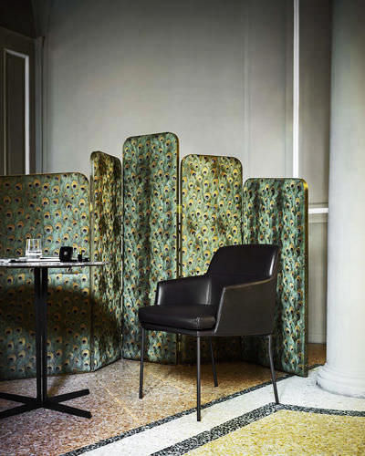 Chaise contemporaine - MONTEVIDEO - Tacchini - d'intérieur / en cuir / tapissée