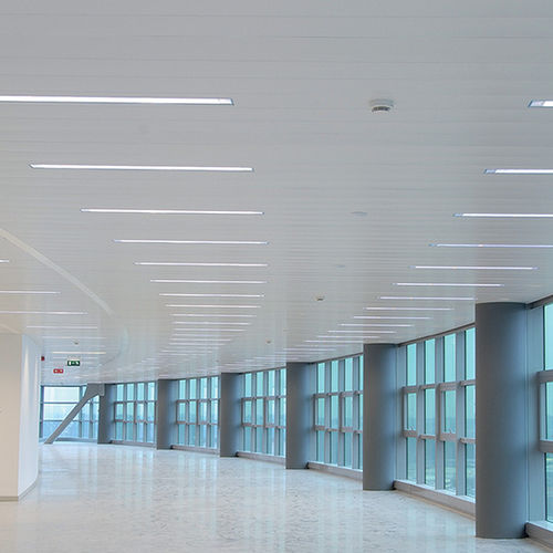 Plafond en aluminium - Luxalon® 75C / 150C / 225C - Hunter Douglas Architectural - en lames / pour bureau / d'intérieur