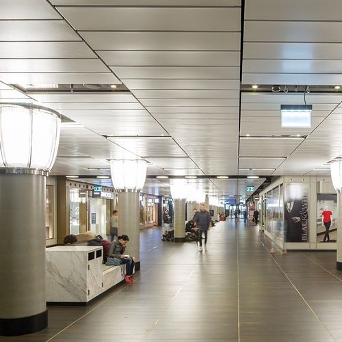 Faux-plafond en métal - Luxalon® Tiles - Hunter Douglas Architectural - en dalles / pour bureau / pour salle de conférence