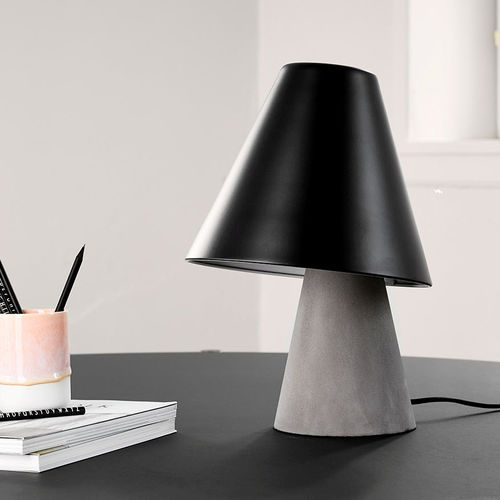 Lampe de table - ARMSTRONG - Frandsen Lighting - en tissu / en béton / contemporaine