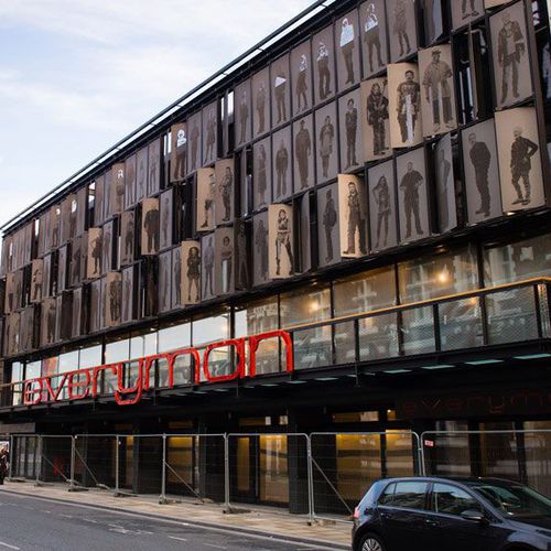 Brise-soleil en métal - EVERYMAN THEATRE - James & Taylor - pour façade / vertical / orientable