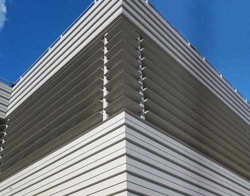 Brise-soleil aluminium - METRA Building - pour façade / pour fenêtre / vertical