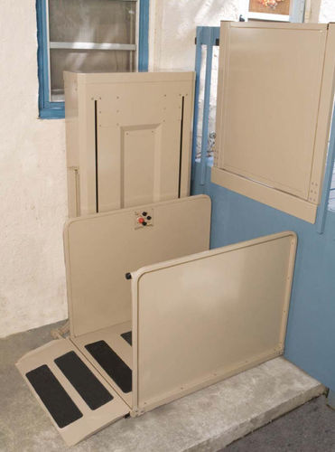Plateforme élévatrice PMR - VPL-3100 - Bruno Independent Living Aids - pour bâtiment / à usage professionnel / d'extérieur
