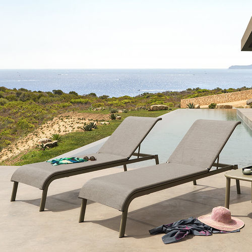 Bain de soleil contemporain - Tiki - EMU - en tissu / en aluminium / professionnel
