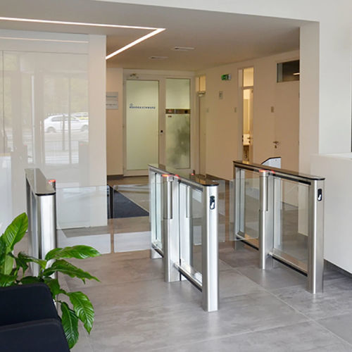 Couloir rapide pour contrôle d'accès automatique - Slim - Manusa - de sécurité / en verre / en acier inoxydable
