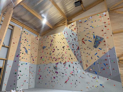 Mur d'escalade fixe - BOULDER  - pyramide