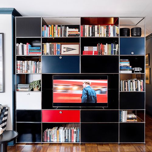 Ensemble TV mural contemporain - USM Haller - USM Modular Furniture - en métal / modulable / avec étagères