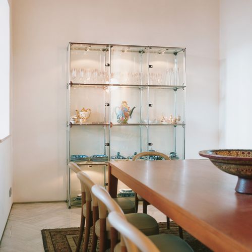 Étagère contemporaine - USM Haller E - USM Modular Furniture - en métal / en verre / de salon