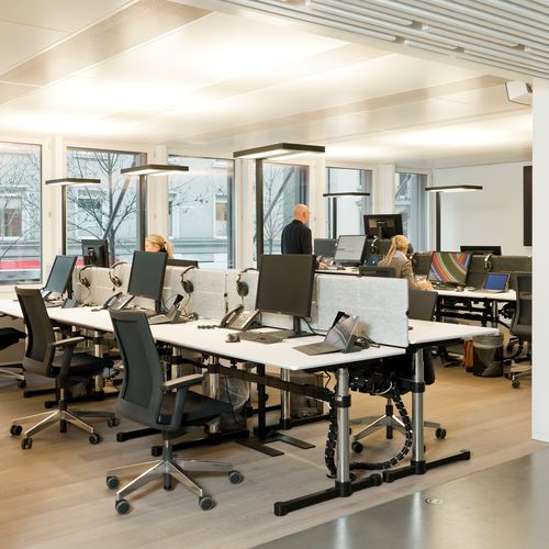 Bureau pour open space - USM Kitos - USM Modular Furniture - sur pied / contemporain / en MDF laqué