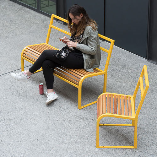 Banc public contemporain - ANTIBES - AREA - en bois / en acier / avec dossier