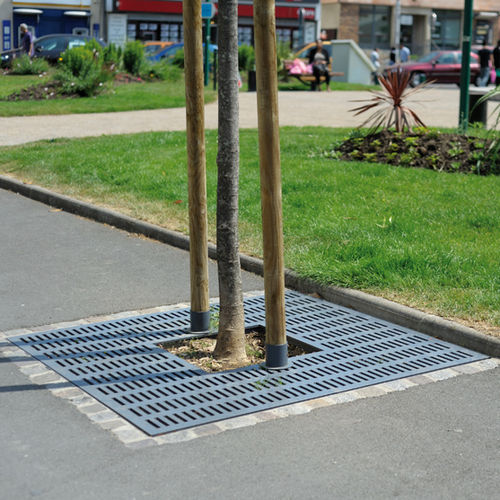 Grille d'arbre carrée - BRISTOL - AREA - en acier